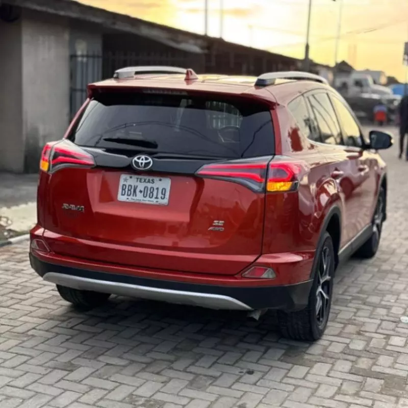 Toyota RAV 4   - 2016