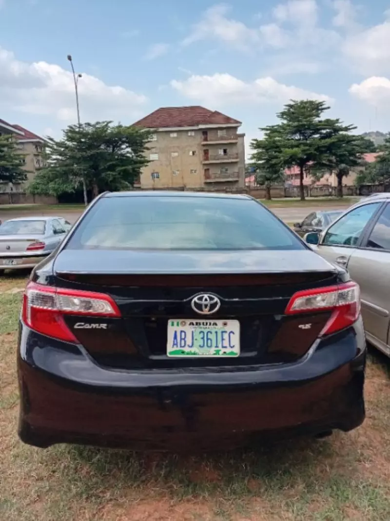Toyota Camry   - 2013