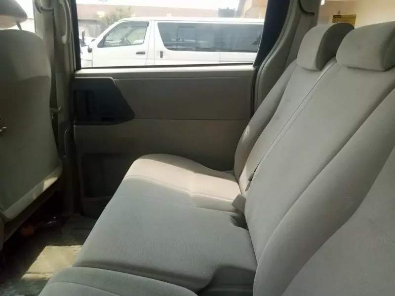 Toyota Noah   - 2012