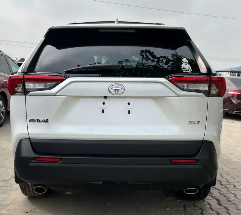Toyota RAV4   - 2024