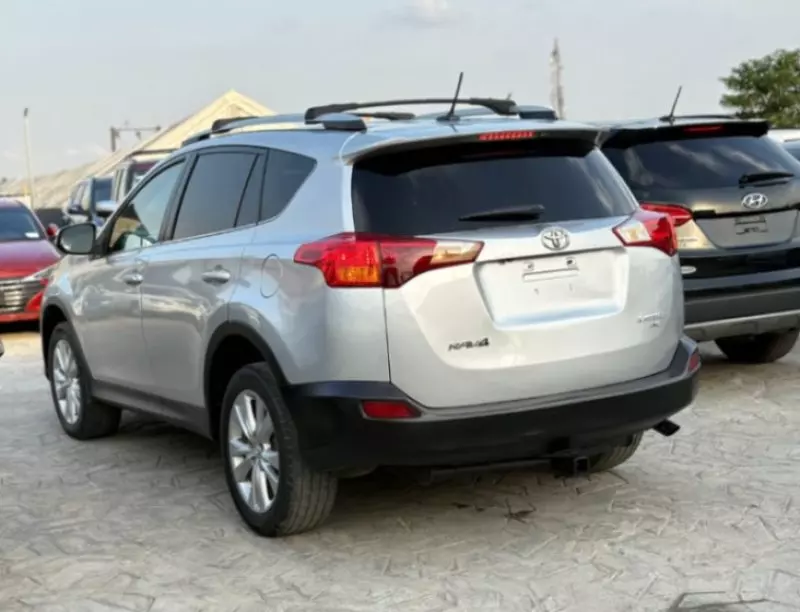 Toyota RAV4   - 2013