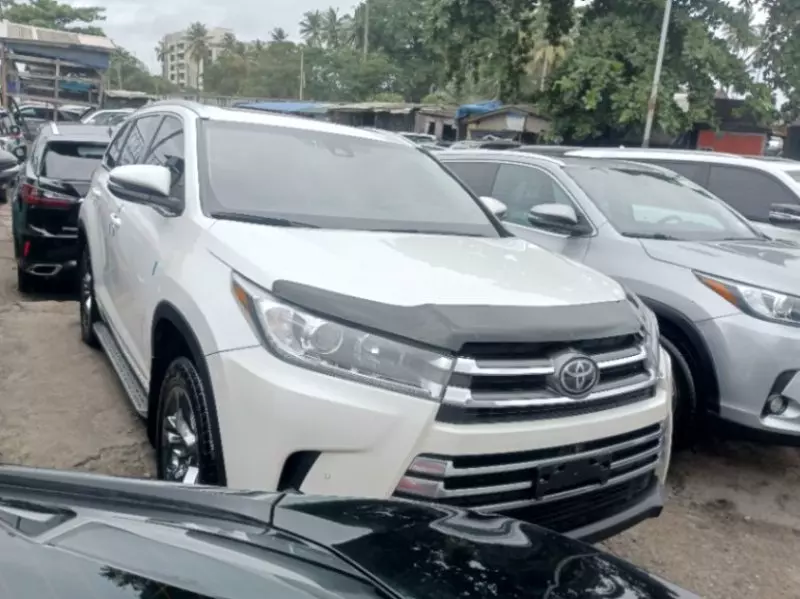 Toyota Highlander   - 2018