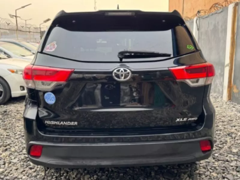 Toyota Highlander   - 2017