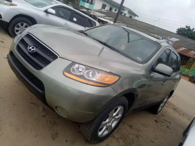 Hyundai Santa FE   - 2014