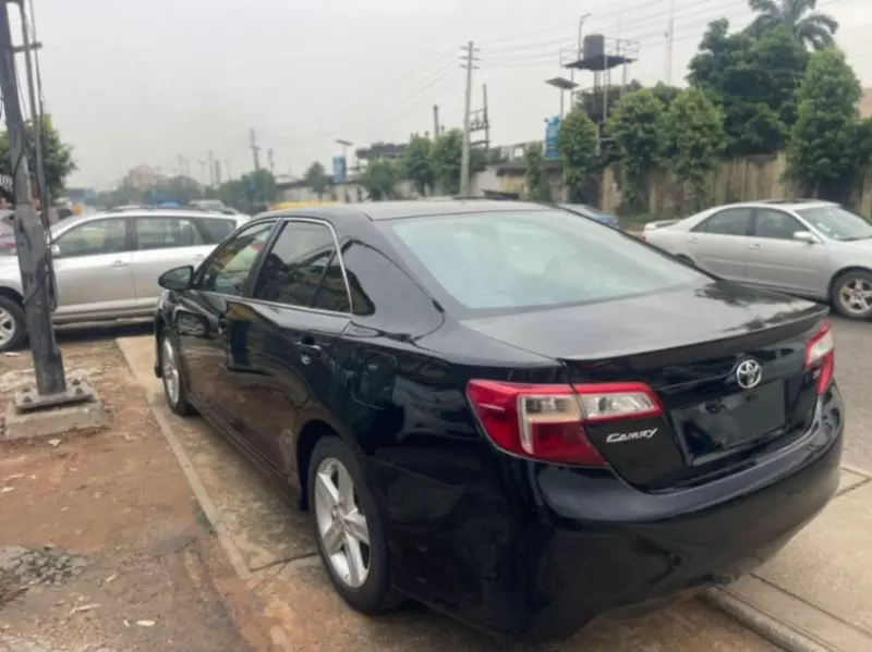 Toyota Camry   - 2014