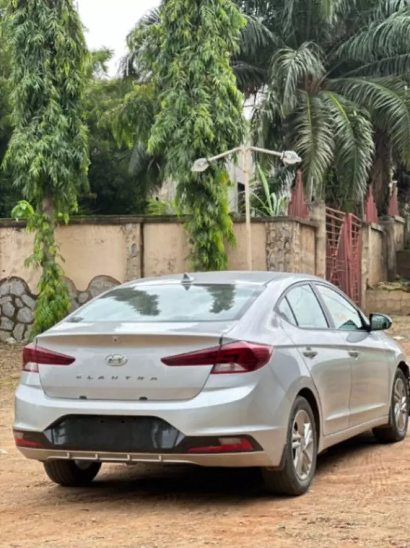 Hyundai Elantra   - 2020