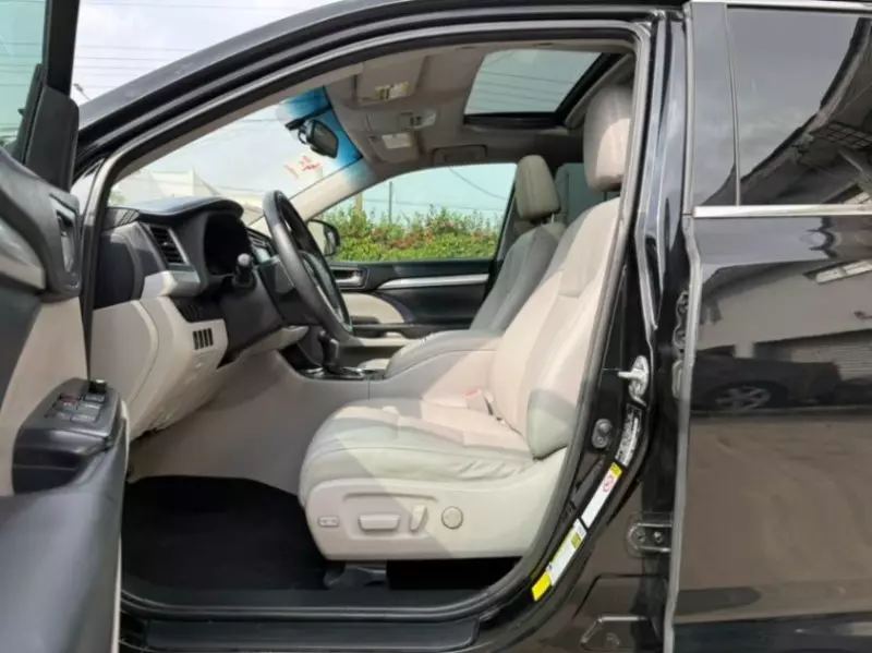 Toyota Highlander   - 2014