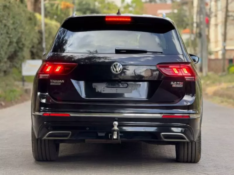 Volkswagen Tiguan   - 2014