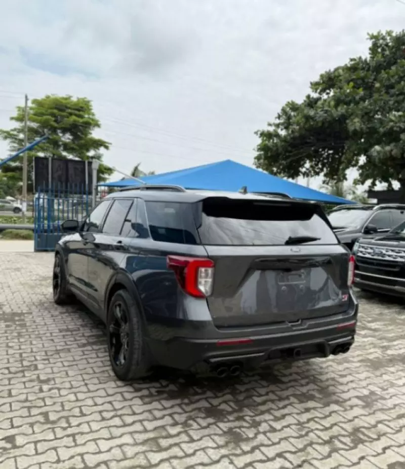 Ford Explorer   - 2020