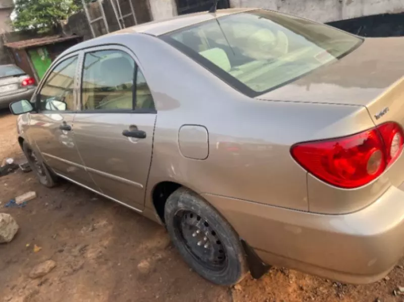 Toyota Corolla   - 2007