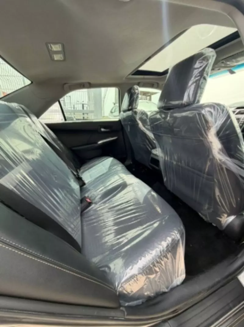 Toyota Camry   - 2012