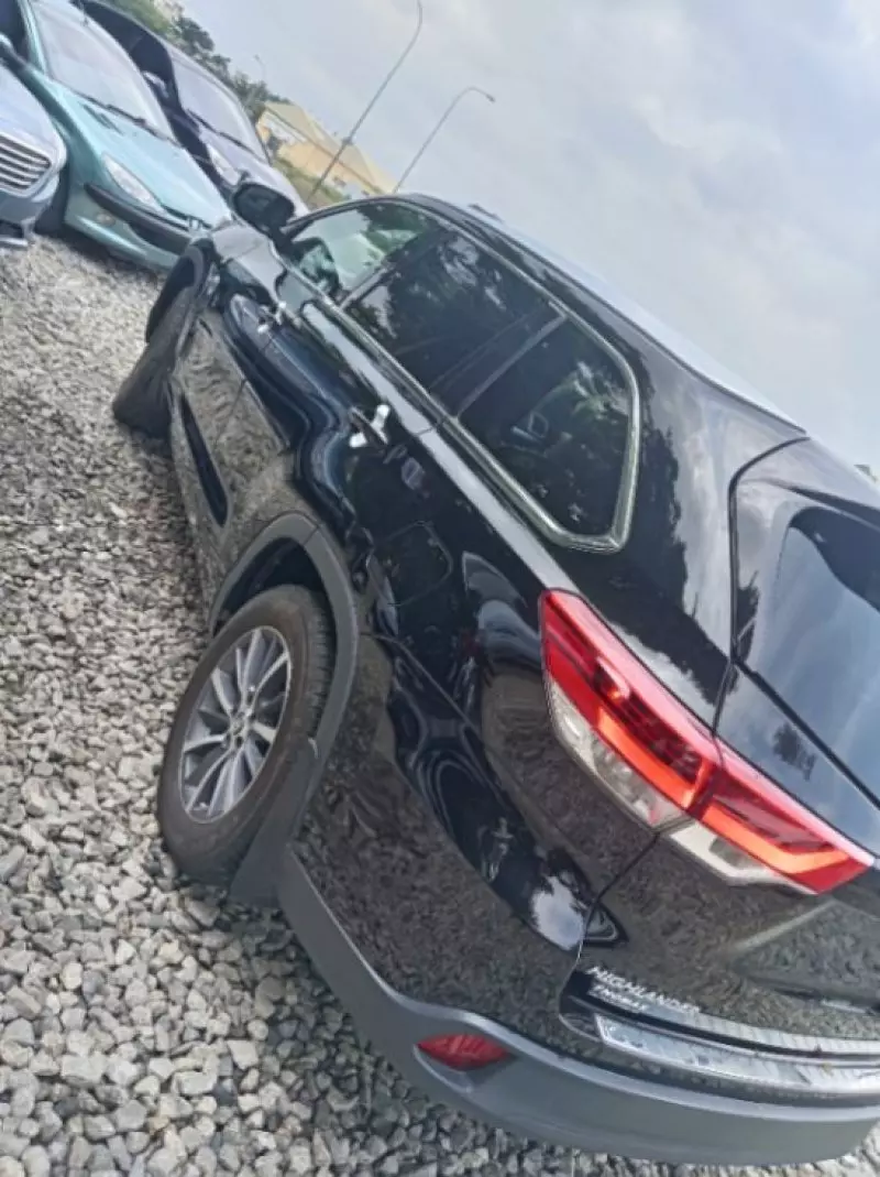 Toyota Highlander   - 2018