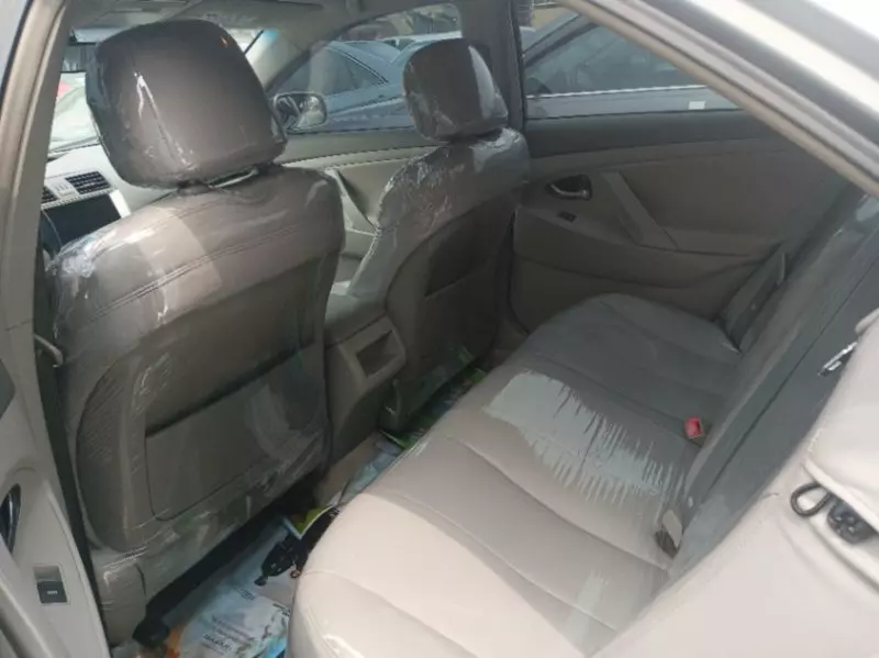 Toyota camry   - 2010
