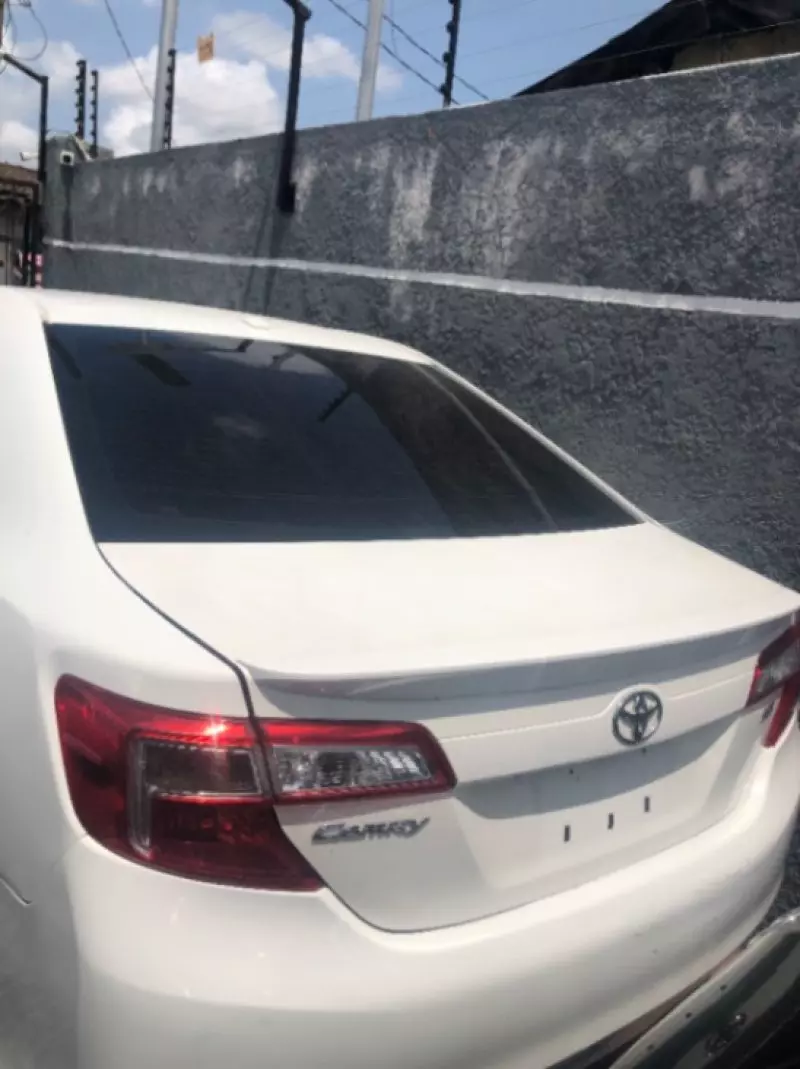 Toyota Camry   - 2012