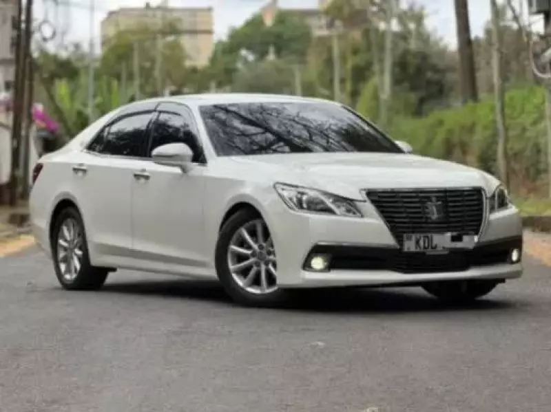 Toyota Crown   - 2015