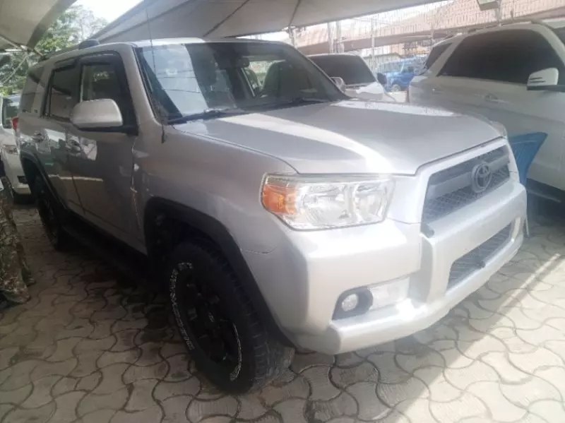 Toyota 4Runner   - 2012