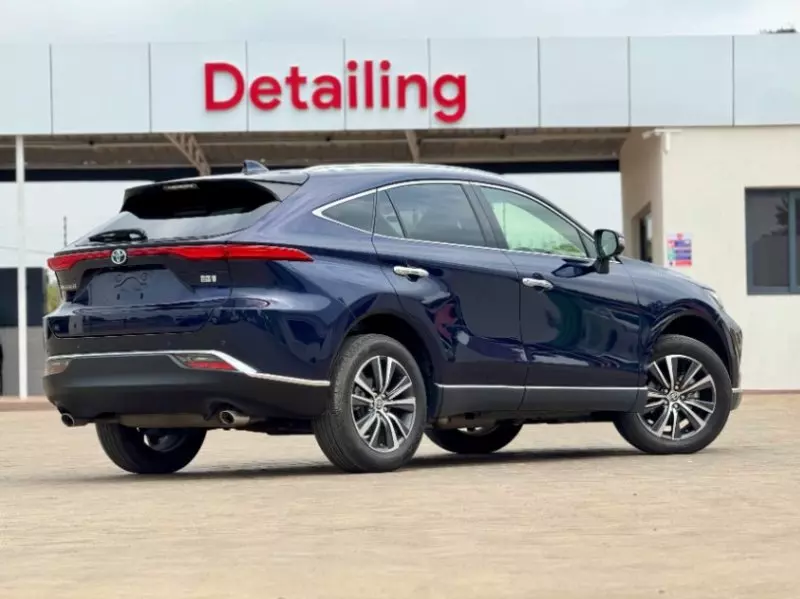 Toyota Harrier   - 2020
