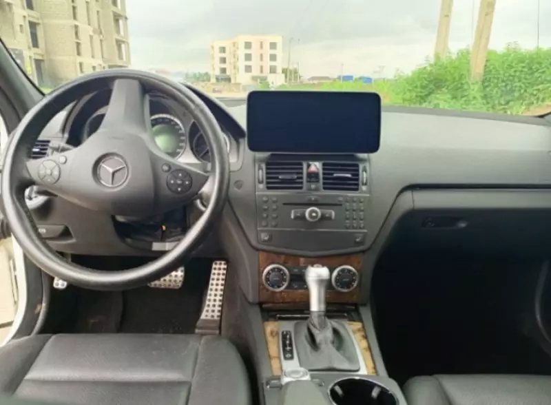 Mercedes-Benz 300   - 2009