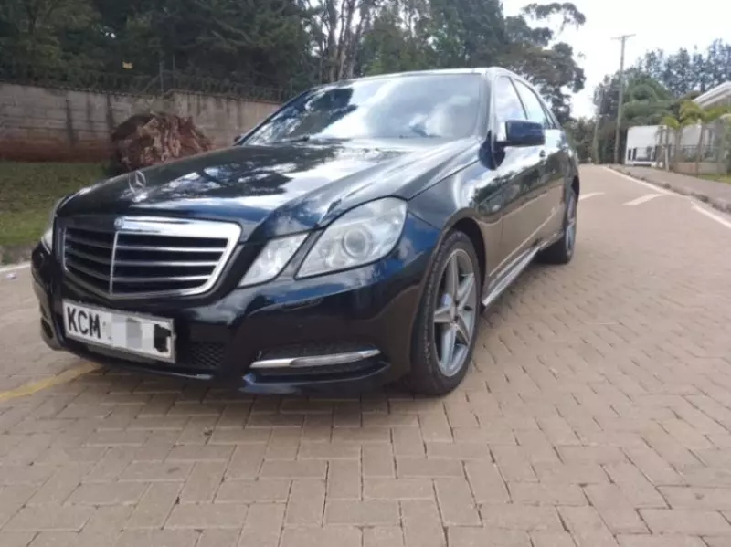 Mercedes-Benz E250   - 2010