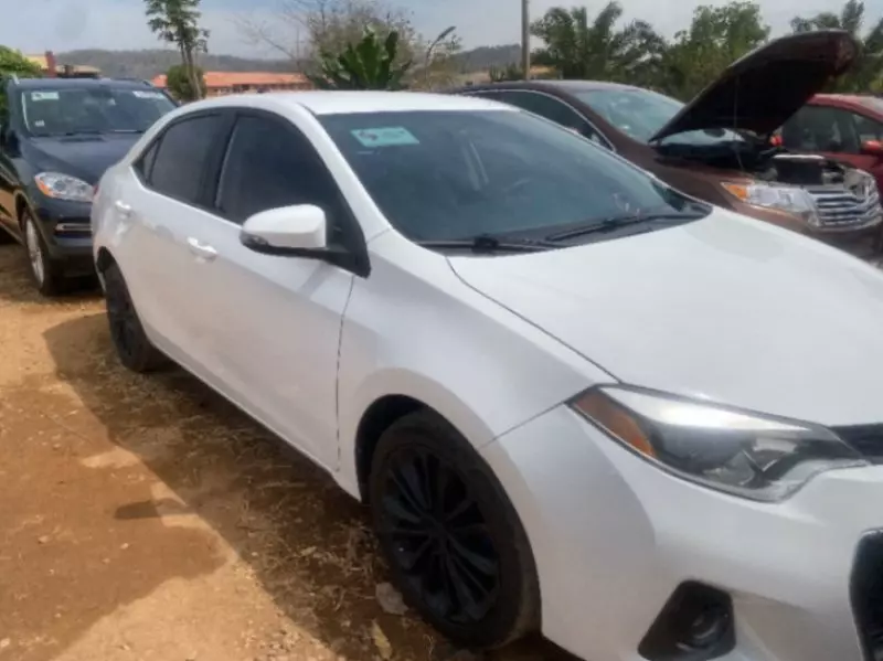 Toyota Corolla - 2013