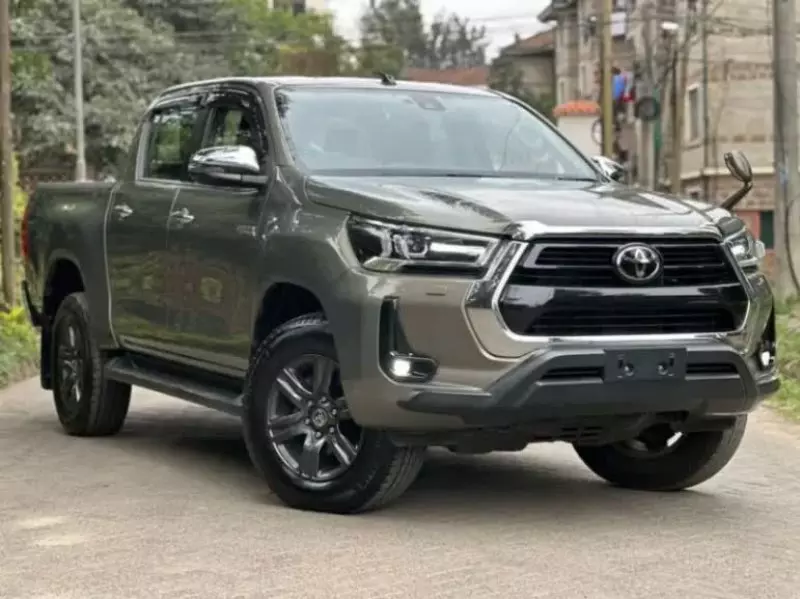 Toyota Hilux   - 2020