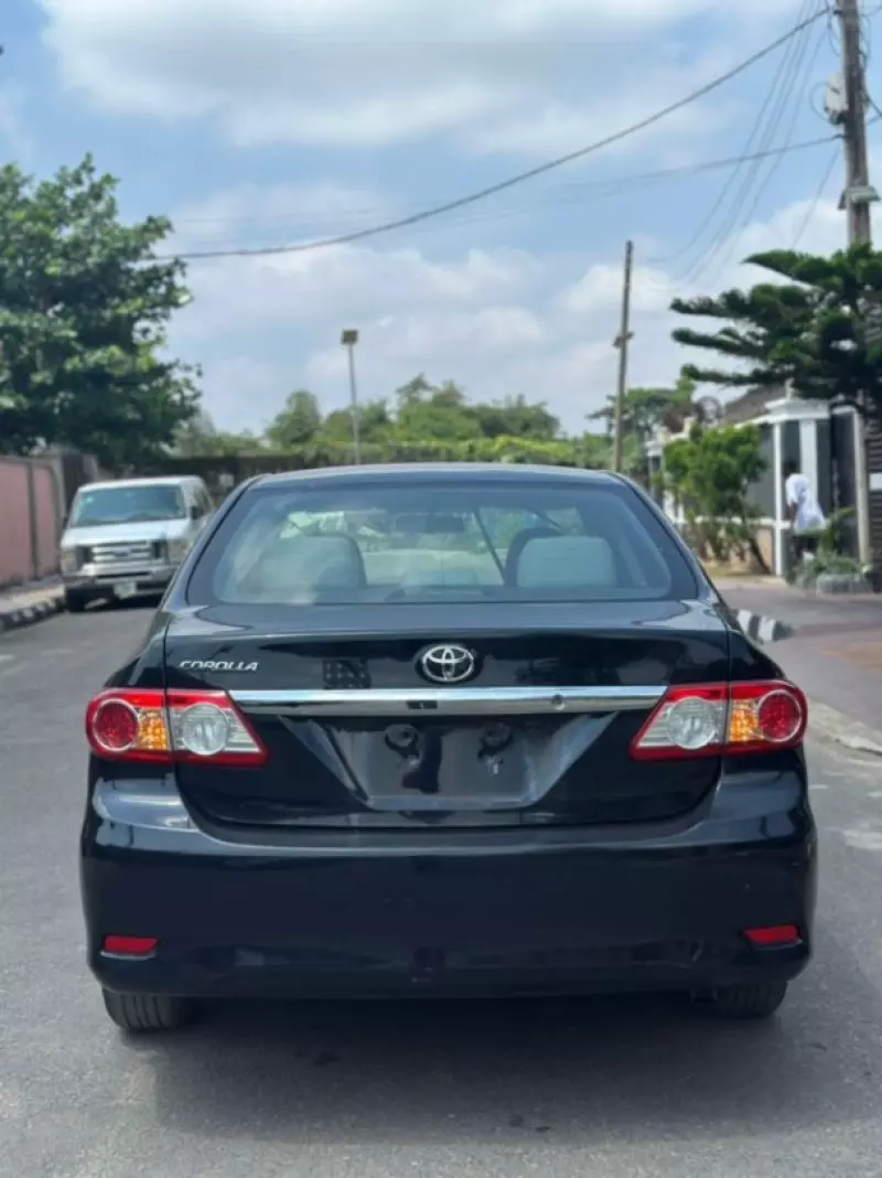 Toyota Corolla   - 2011