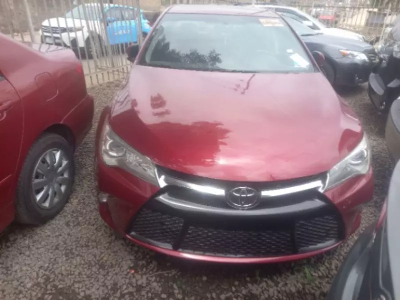 Toyota Camry   - 2016