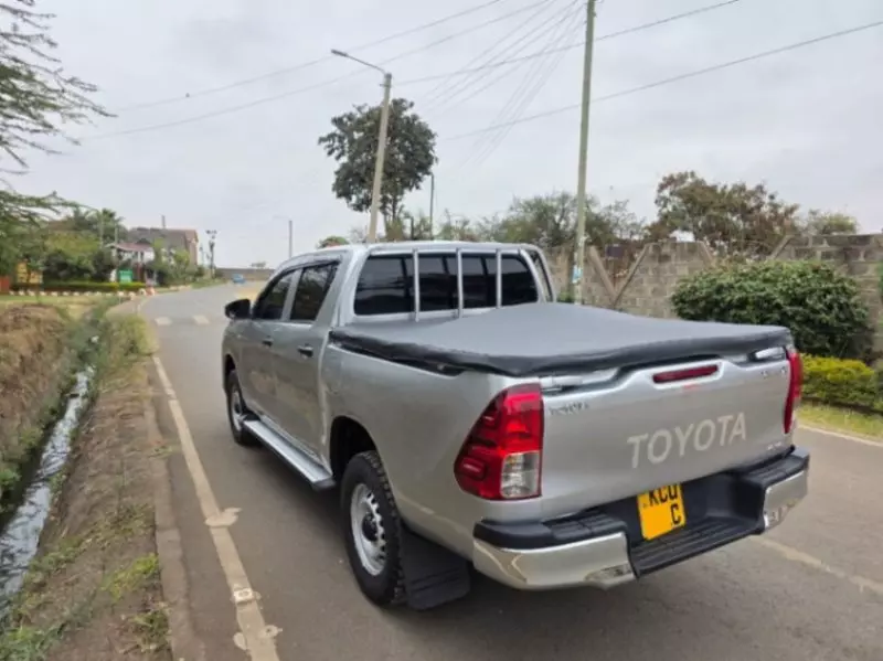 Toyota Hilux   - 2018