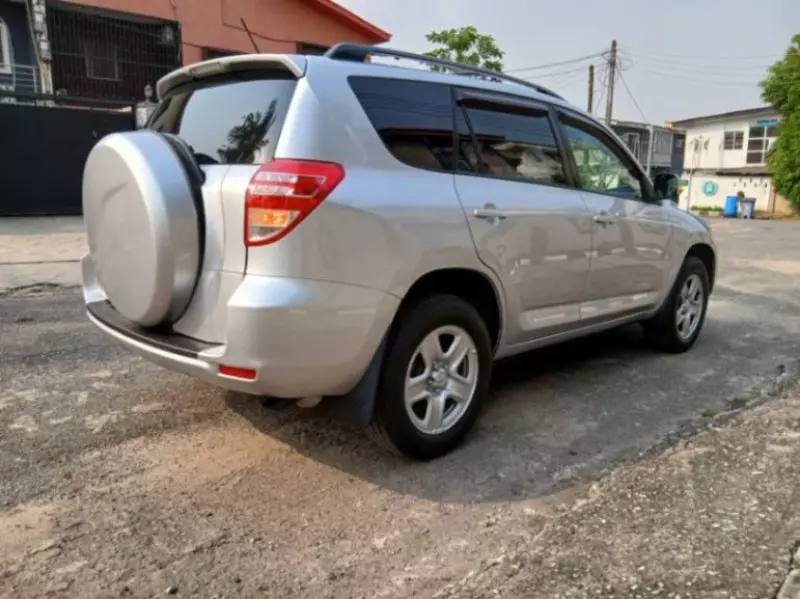 Toyota RAV 4   - 2012