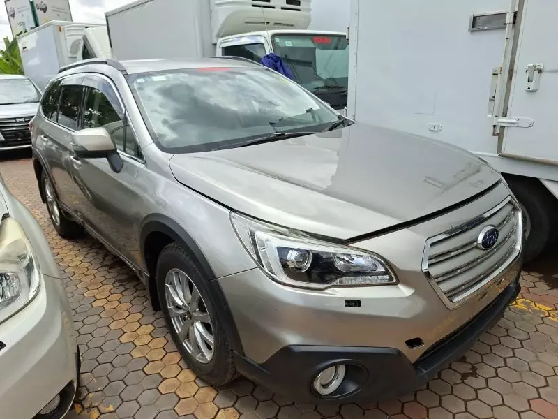 Subaru Outback   - 2016