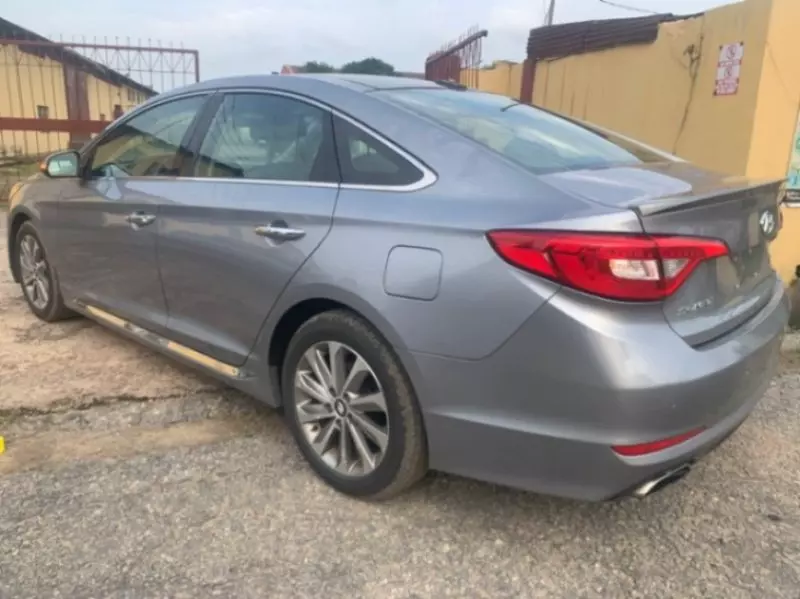 Hyundai Sonata   - 2015