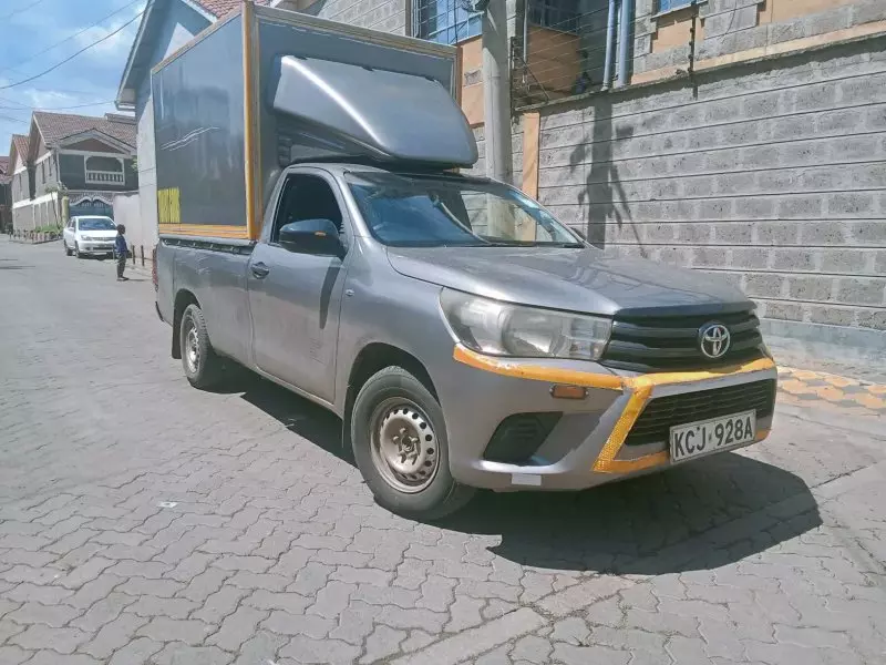 Toyota Hilux   - 2016