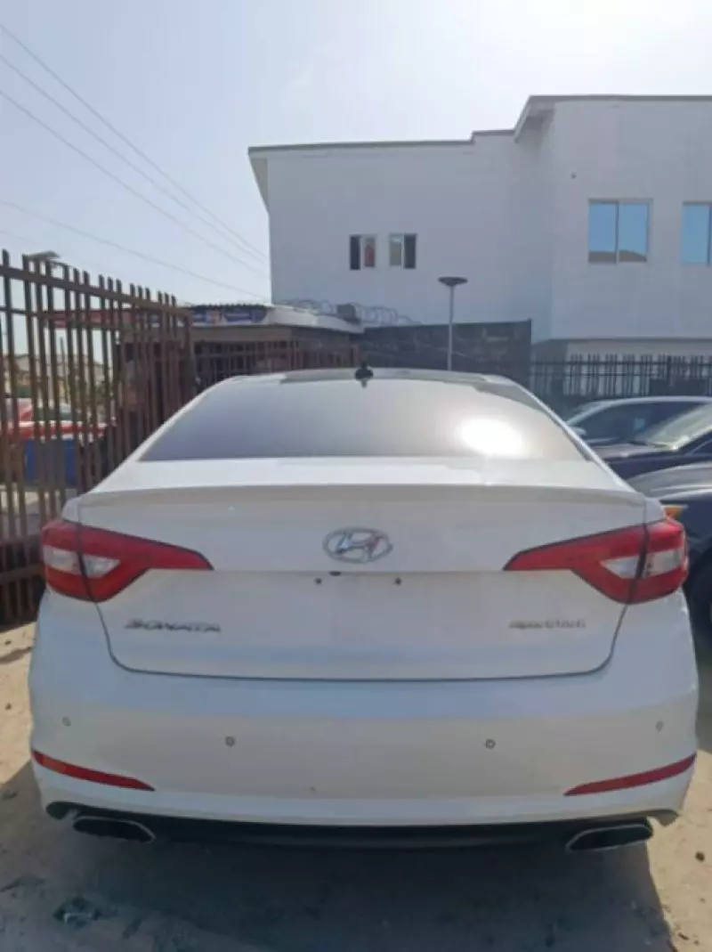Hyundai Sonata   - 2016