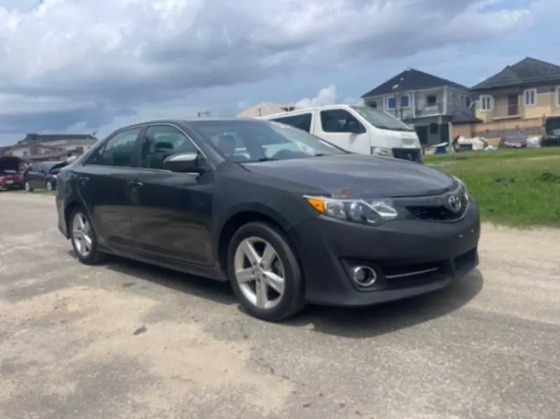 Toyota Camry   - 2014