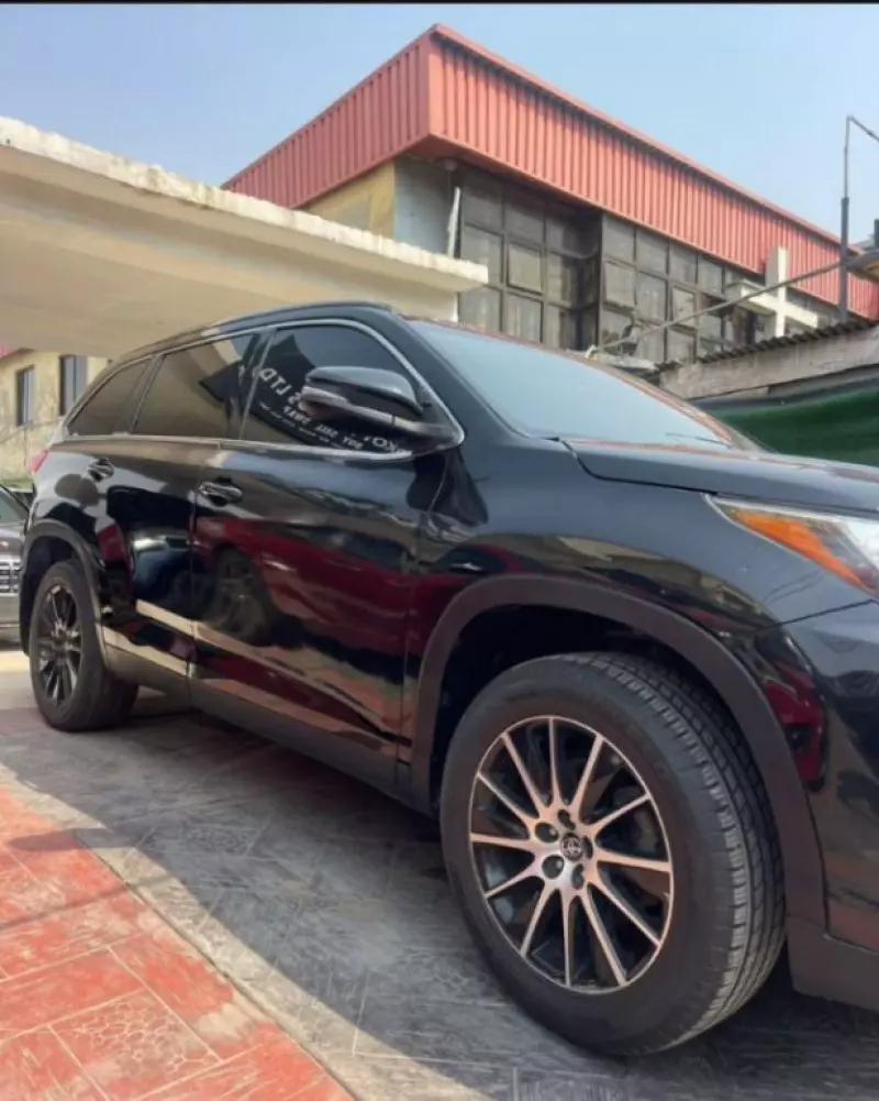 Toyota Highlander   - 2019