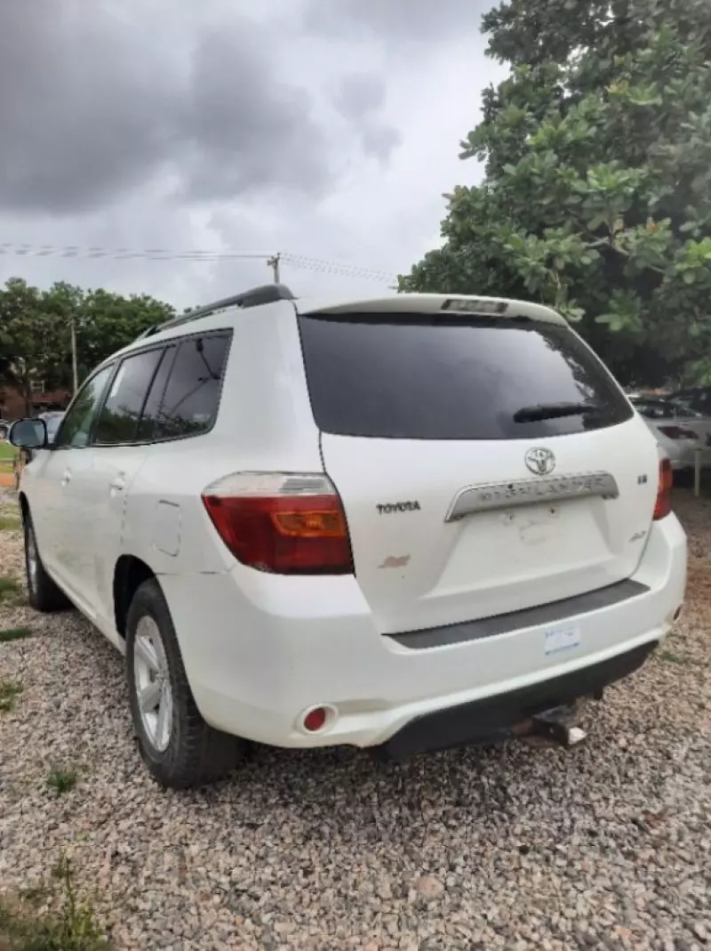 Toyota Highlander   - 2009