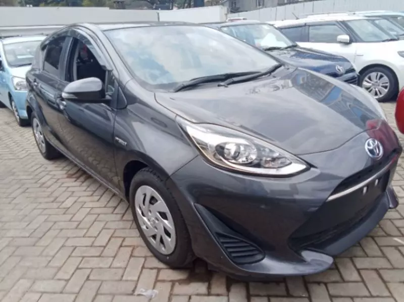 Toyota Aqua   - 2018