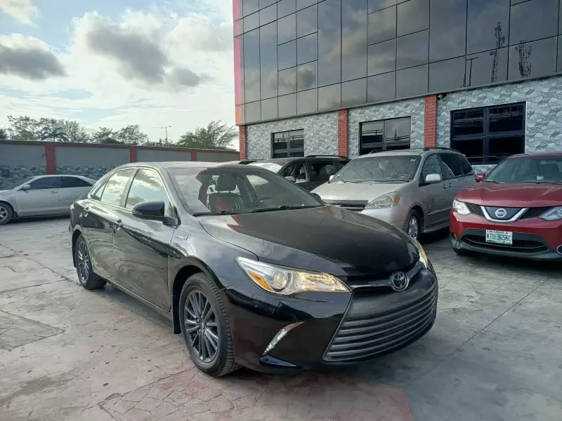 Toyota Camry   - 2017