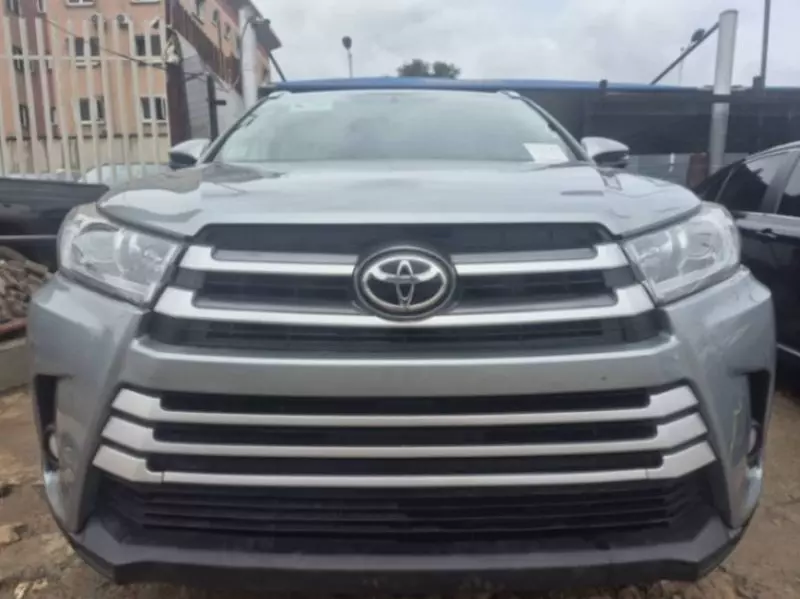 Toyota Highlander   - 2015