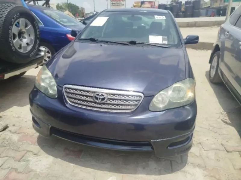 Toyota Corolla   - 2005