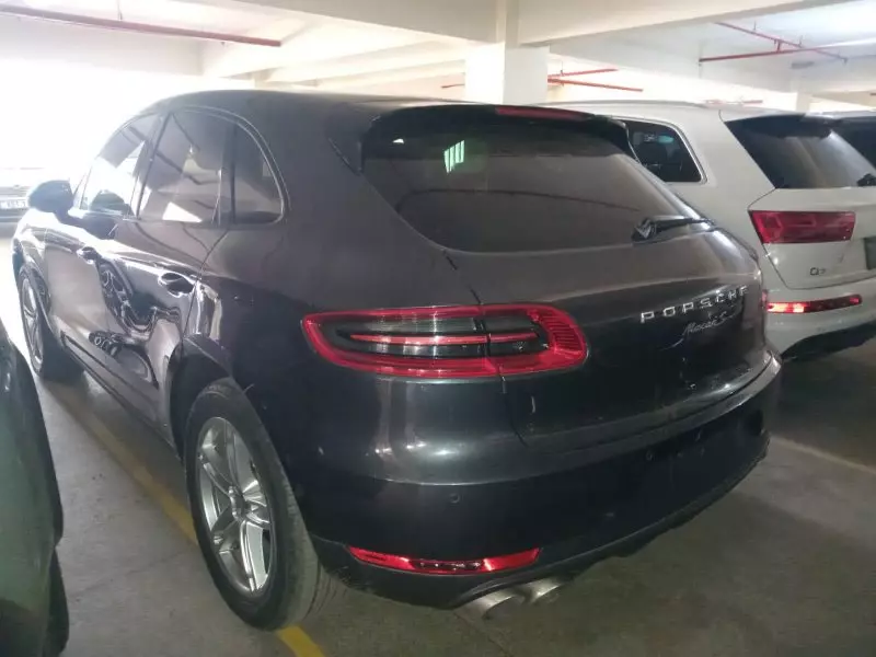 PORSCHE Macan   - 2016
