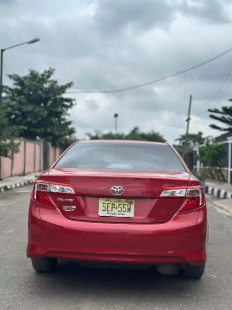 Toyota Camry   - 2011
