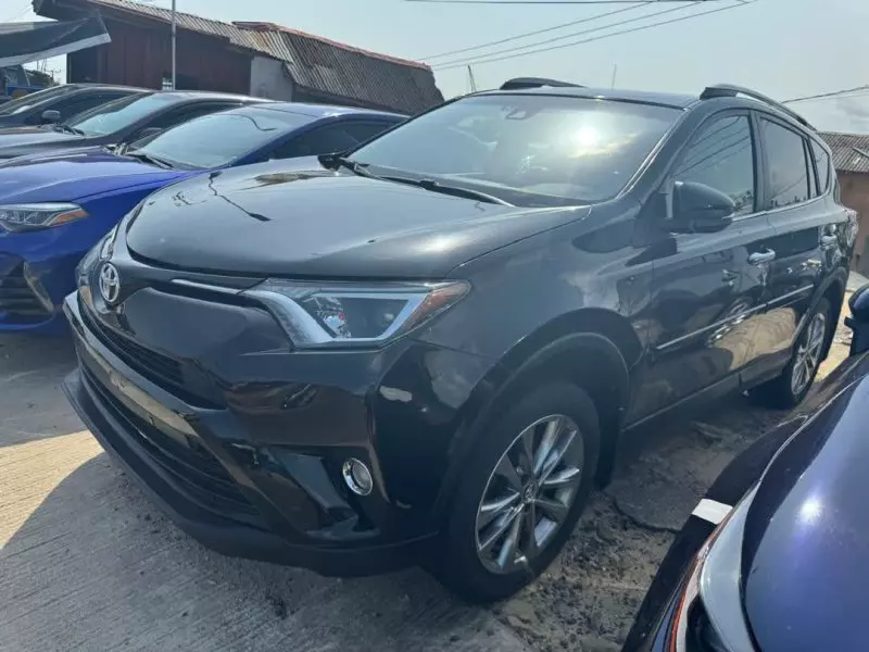 Toyota RAV 4   - 2016