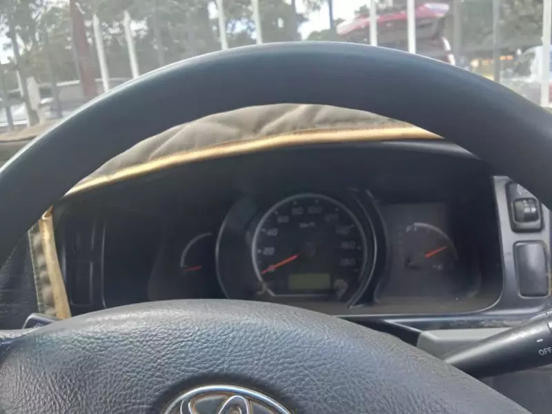 Toyota Hiace   - 2012