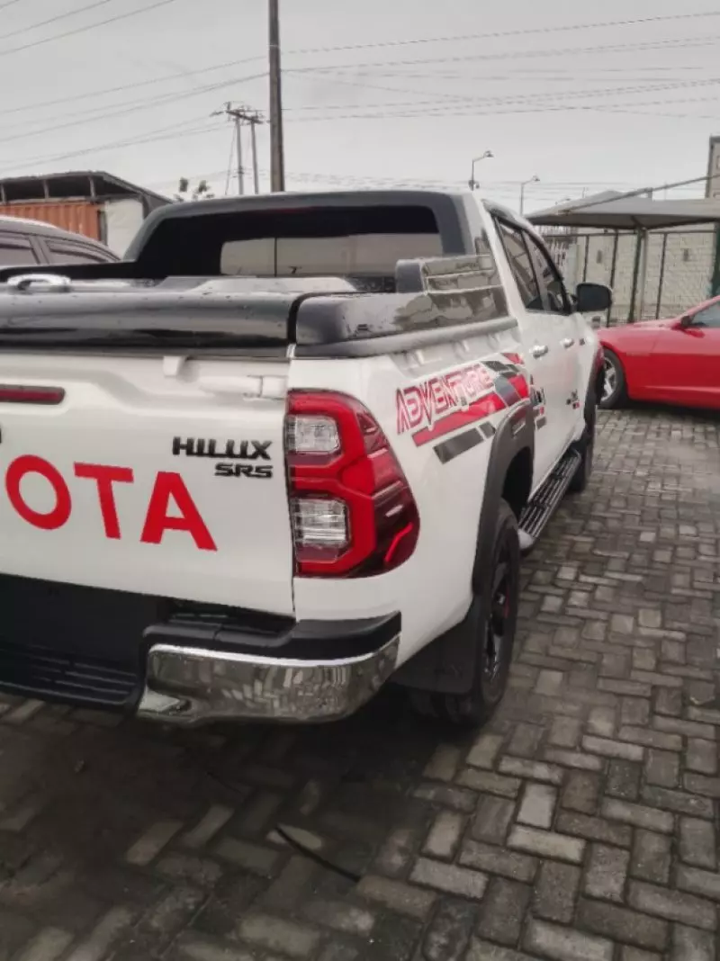 Toyota Hilux Revo    - 2019