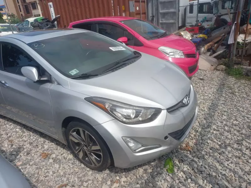 Hyundai Elantra   - 2015