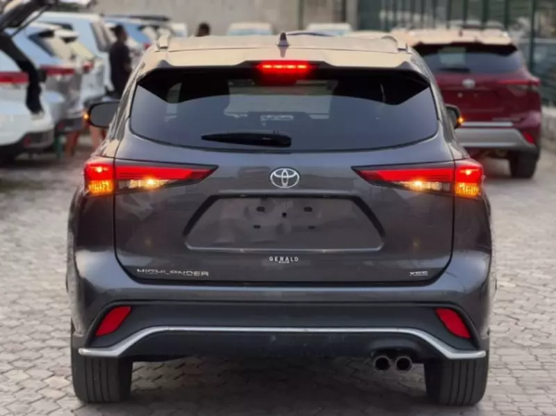 Toyota Highlander   - 2023