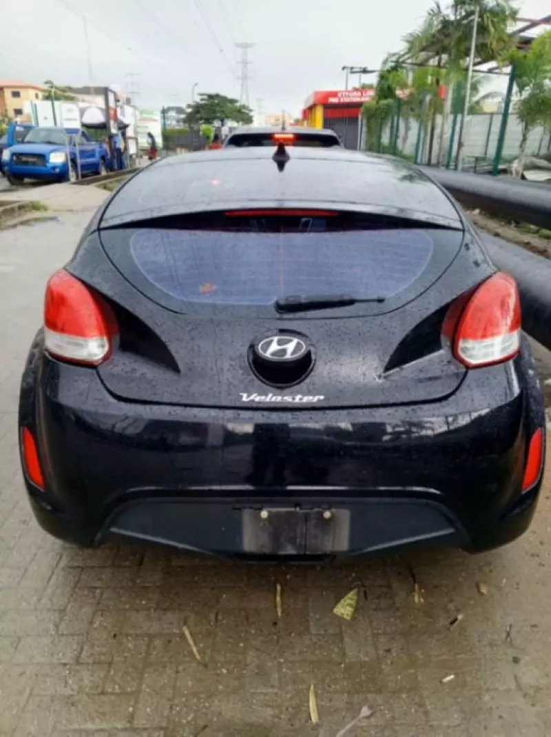 Hyundai Veloster   - 2012