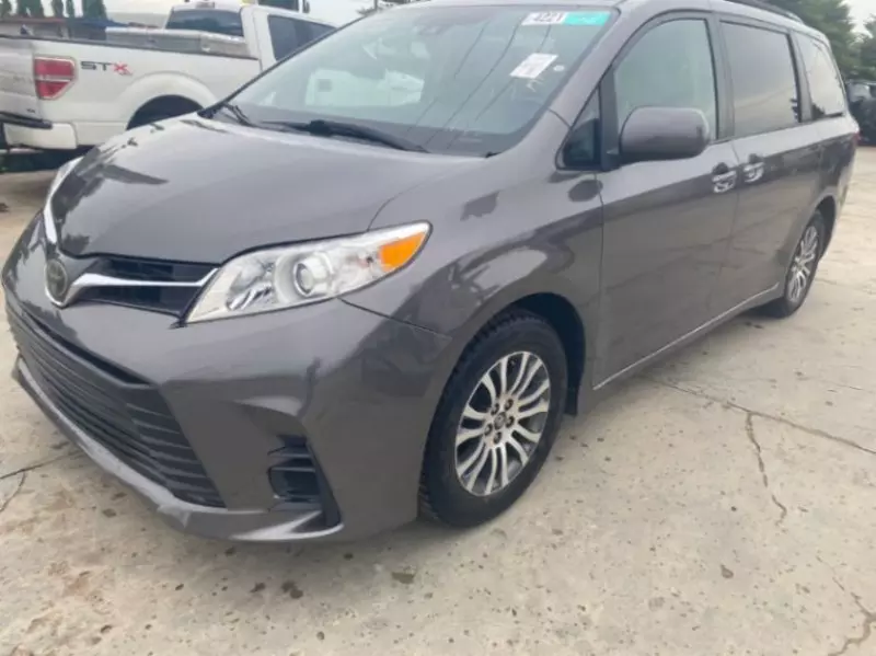 Toyota Sienna   - 2018