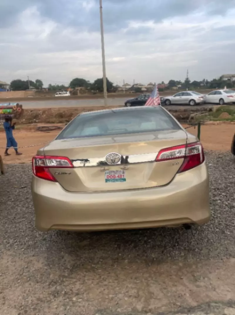 Toyota Camry - 2012
